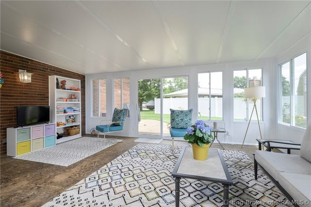 500 Bentbrook Drive, New Albany, IN 47150