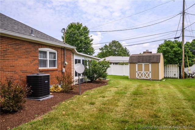 500 Bentbrook Drive, New Albany, IN 47150