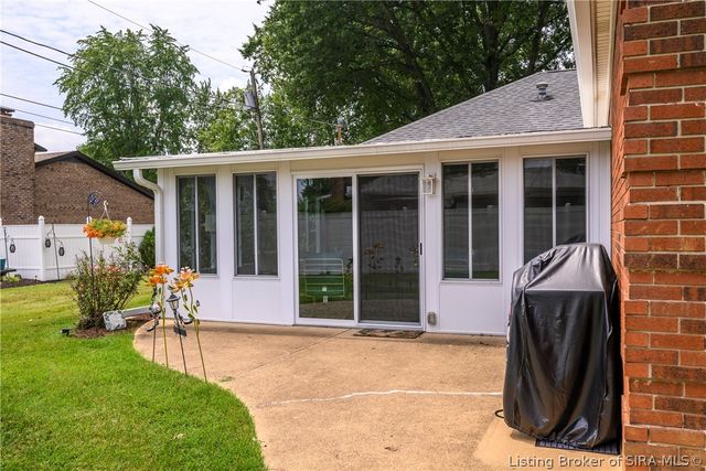 500 Bentbrook Drive, New Albany, IN 47150