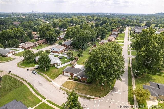 500 Bentbrook Drive, New Albany, IN 47150