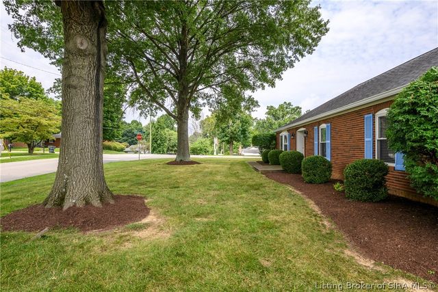 500 Bentbrook Drive, New Albany, IN 47150