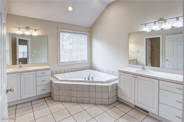 7565 Pinecrest Lane, Solon, OH 44139