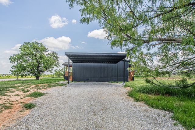 1000 Carnagie Road, Poolville, TX 76487