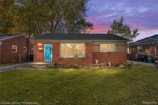 24251 Westhampton Street, Oak Park, MI 48237