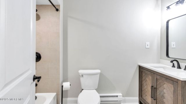 204 Covered Bridge Boulevard K, Manalapan, NJ 07726