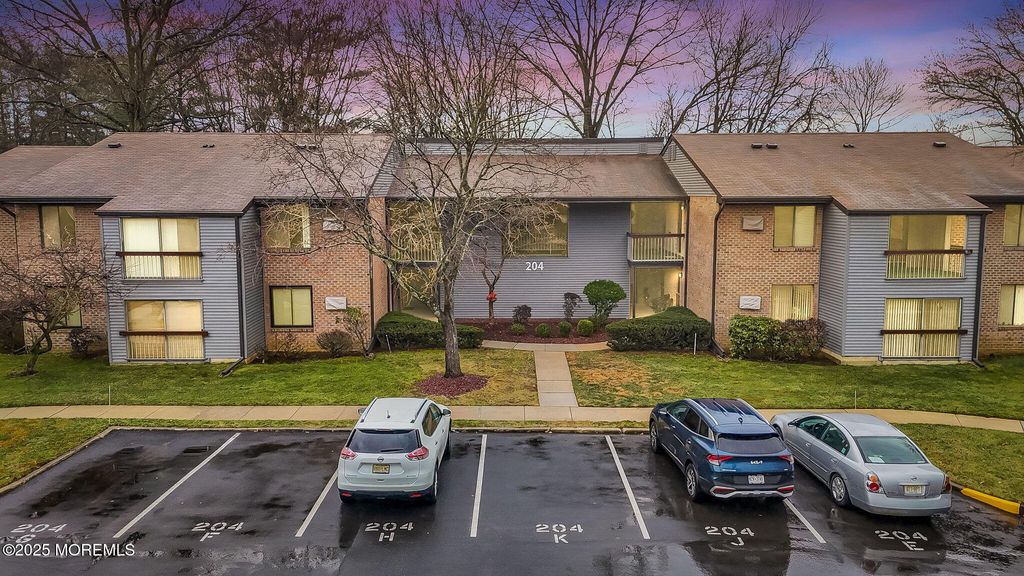 204 Covered Bridge Boulevard K, Manalapan, NJ 07726