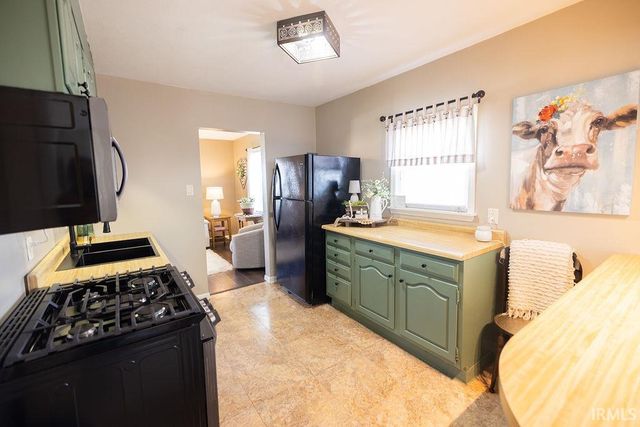 3215 S Southwest Drive, Muncie, IN 47302