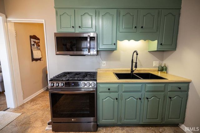 3215 S Southwest Drive, Muncie, IN 47302