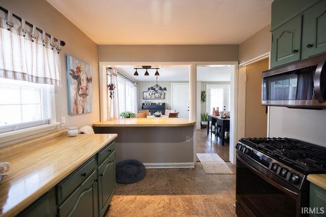 3215 S Southwest Drive, Muncie, IN 47302