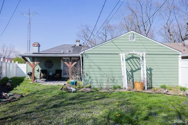 3215 S Southwest Drive, Muncie, IN 47302