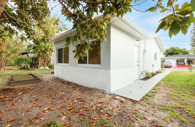 6717 NW 60th Street, Tamarac, FL 33321