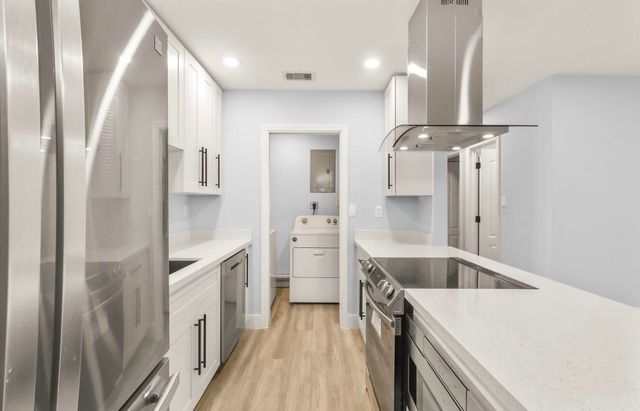 6717 NW 60th Street, Tamarac, FL 33321