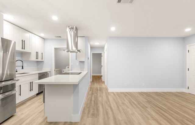 6717 NW 60th Street, Tamarac, FL 33321