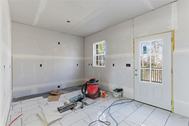 262 Dallas Street SW, Gravette, AR 72736