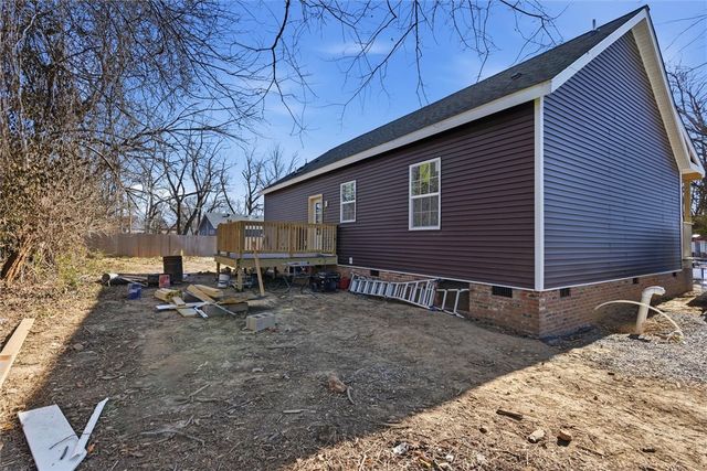 262 Dallas Street SW, Gravette, AR 72736