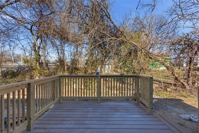 262 Dallas Street SW, Gravette, AR 72736