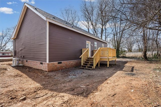 262 Dallas Street SW, Gravette, AR 72736