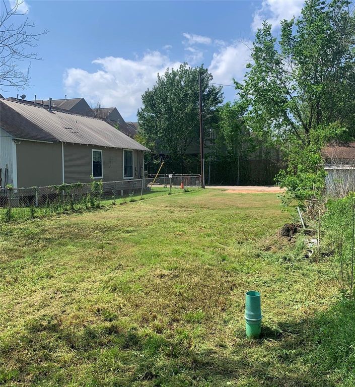 3 Bace Court, Houston, TX 77007