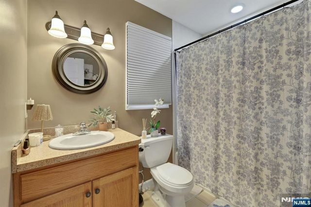 93 Richmond Street, Lodi, NJ 07644