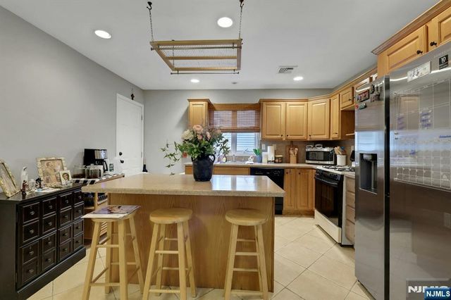 93 Richmond Street, Lodi, NJ 07644