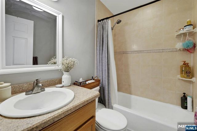 93 Richmond Street, Lodi, NJ 07644