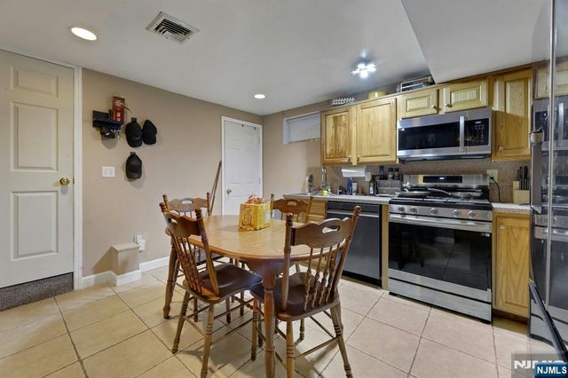 93 Richmond Street, Lodi, NJ 07644