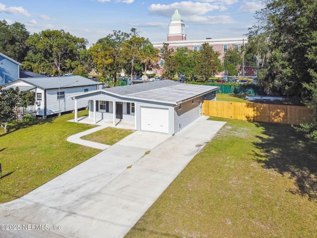 716 N PINE Avenue, Green Cove Springs, FL 32043