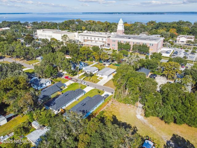 716 N PINE Avenue, Green Cove Springs, FL 32043