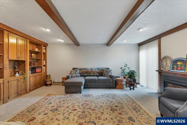 1851 Lexington Cir SE, Salem, OR 97306