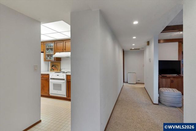 1851 Lexington Cir SE, Salem, OR 97306