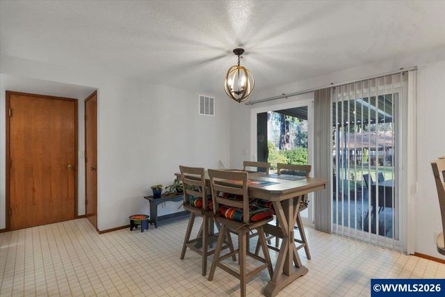 1851 Lexington Cir SE, Salem, OR 97306