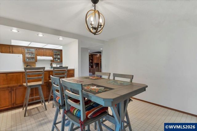 1851 Lexington Cir SE, Salem, OR 97306