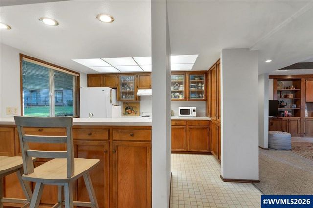 1851 Lexington Cir SE, Salem, OR 97306