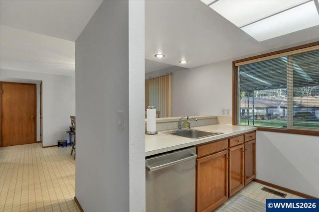 1851 Lexington Cir SE, Salem, OR 97306