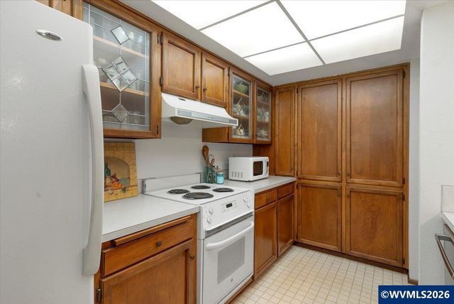 1851 Lexington Cir SE, Salem, OR 97306