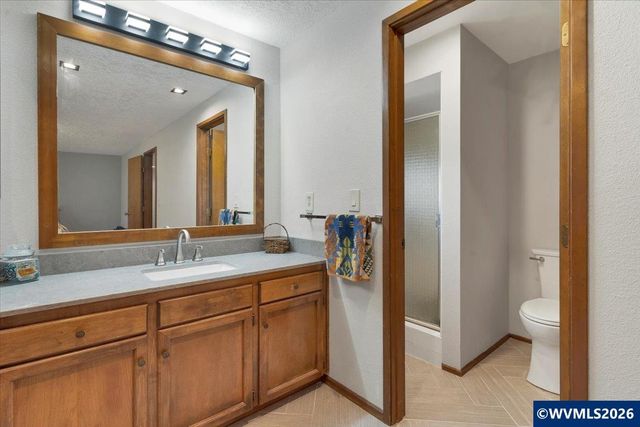 1851 Lexington Cir SE, Salem, OR 97306