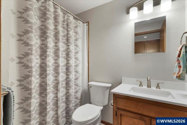 1851 Lexington Cir SE, Salem, OR 97306