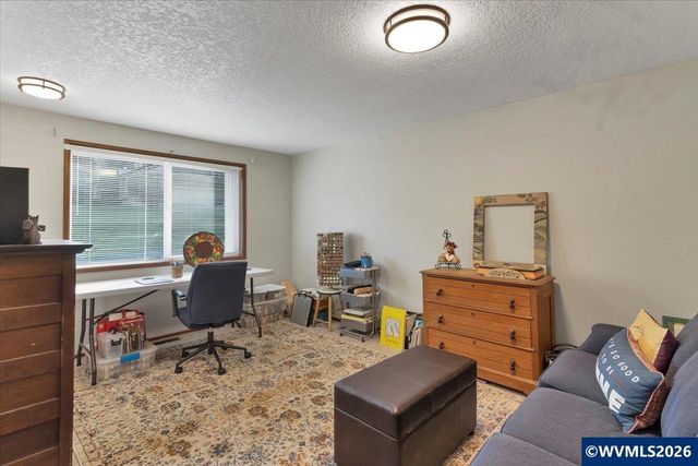 1851 Lexington Cir SE, Salem, OR 97306