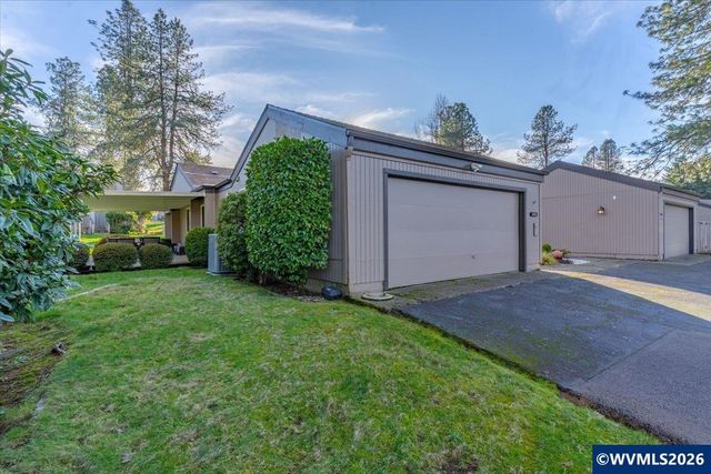 1851 Lexington Cir SE, Salem, OR 97306