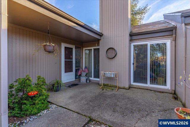 1851 Lexington Cir SE, Salem, OR 97306