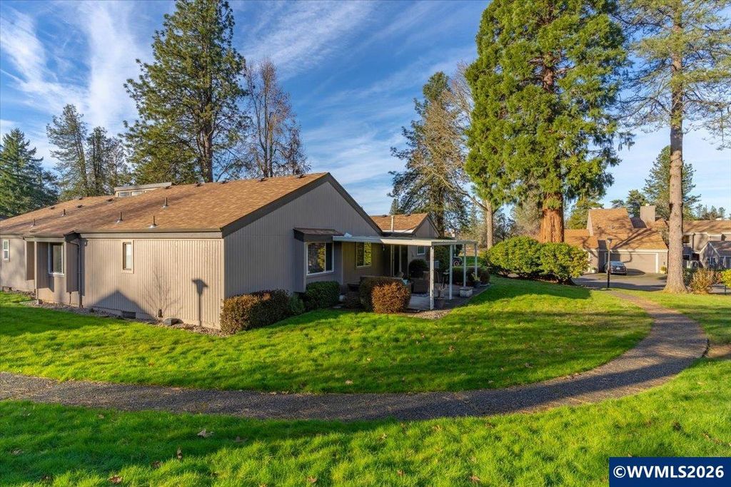 1851 Lexington Cir SE, Salem, OR 97306