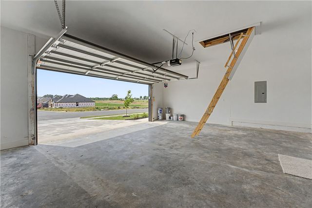 6605 SW Crabapple Street, Bentonville, AR 72712