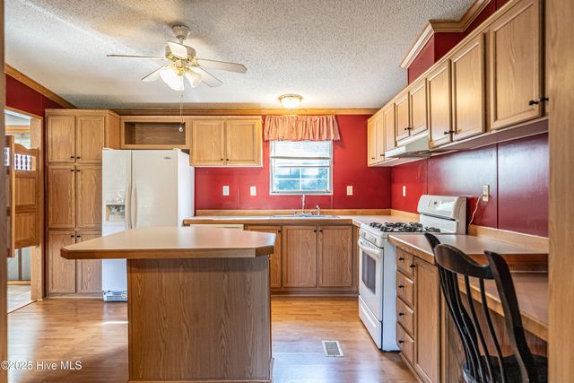 113 Holly Place, West End, NC 27376