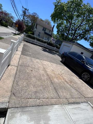 2 Leach Street, Lynbrook, NY 11563