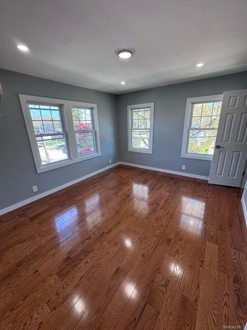 2 Leach Street, Lynbrook, NY 11563