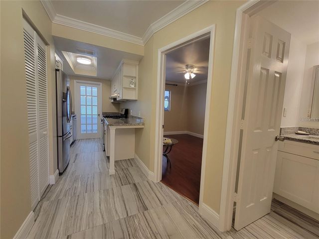 911 WASHINGTON AVENUE 308, Largo, FL 33770