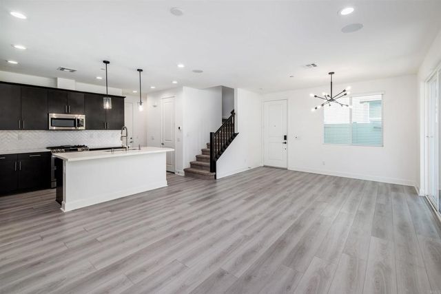 3240 Crecida Way, Carlsbad, CA 92010