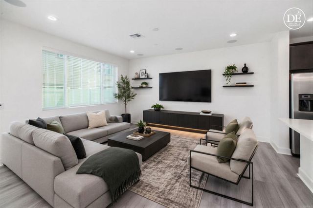 3240 Crecida Way, Carlsbad, CA 92010