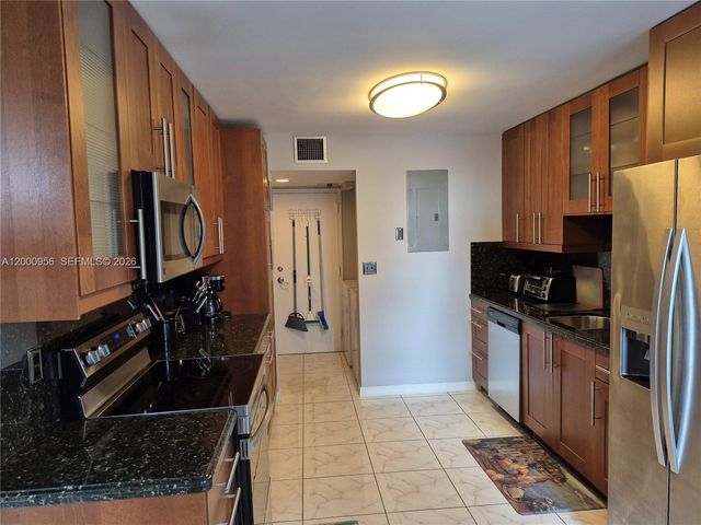 1912 S Ocean Dr 17C, Hallandale Beach, FL 33009