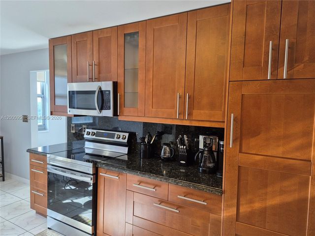 1912 S Ocean Dr 17C, Hallandale Beach, FL 33009